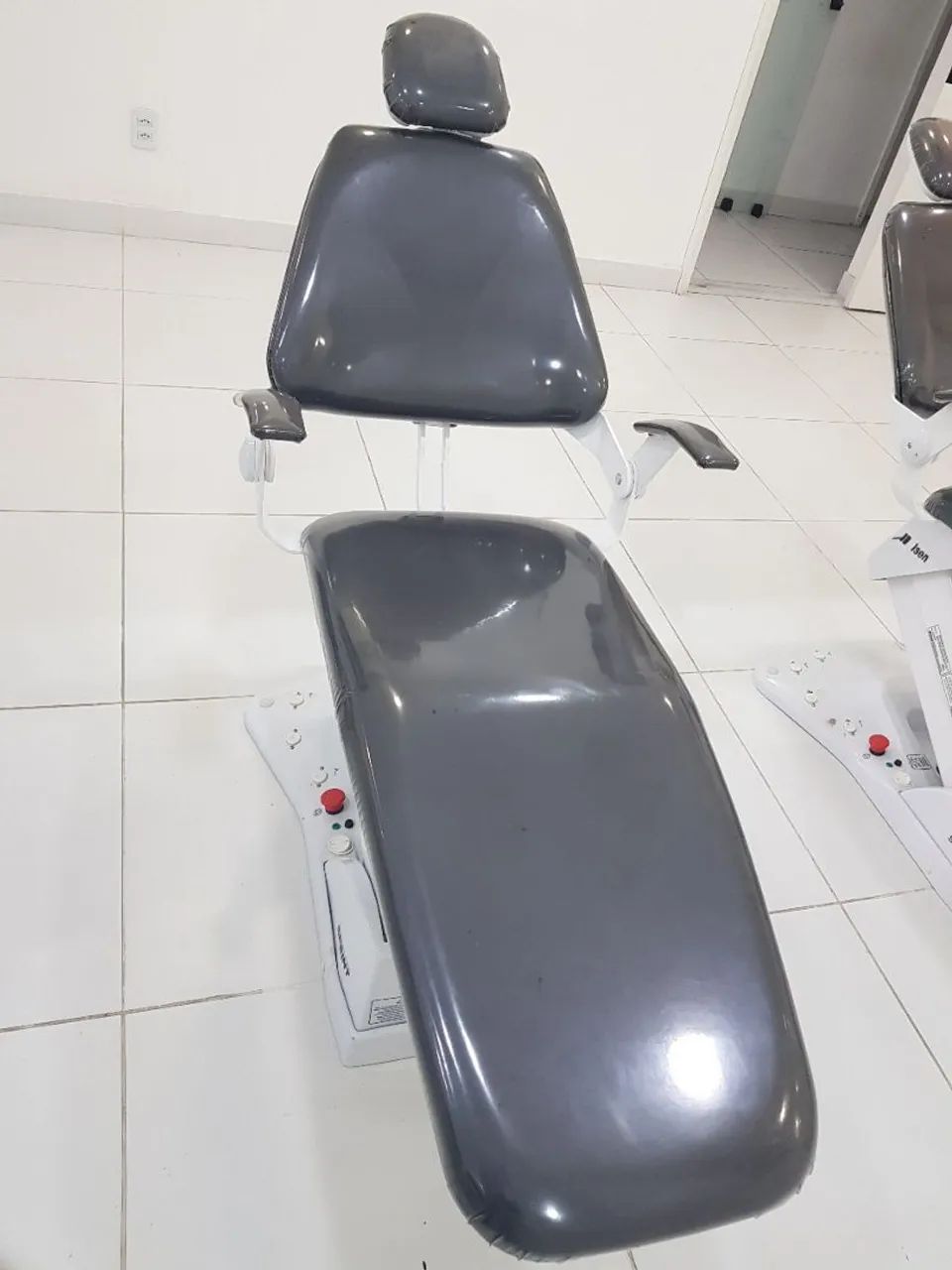 Cadeiras esteticista e oftalmo  - Foto 5