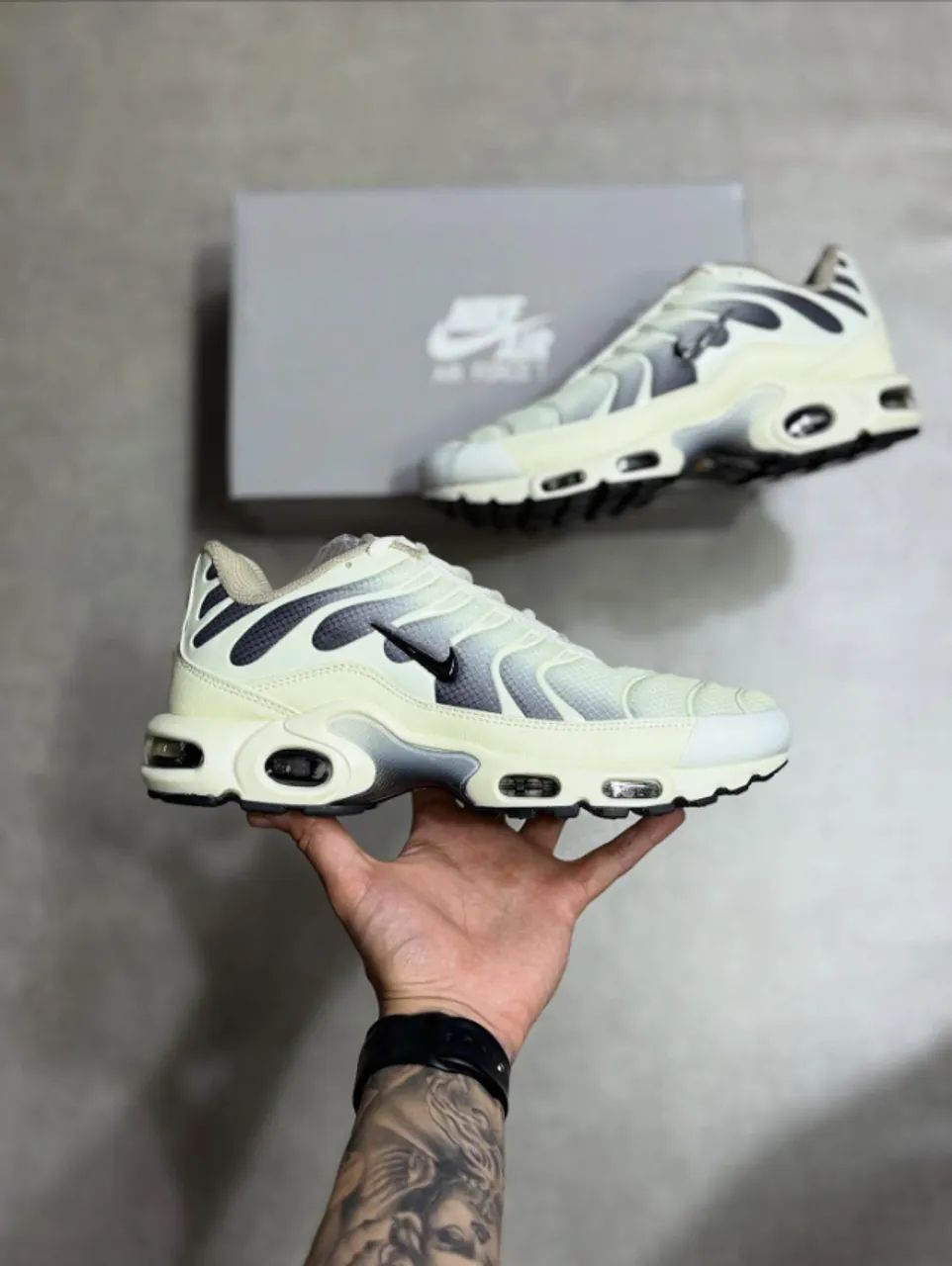 Nike Air Max TN Bege Importado