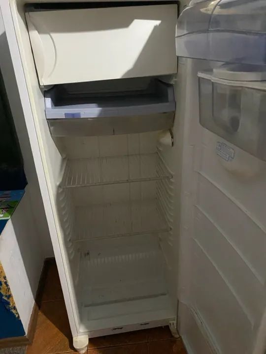 Geladeira Consul com Dispenser de Água - Foto 3