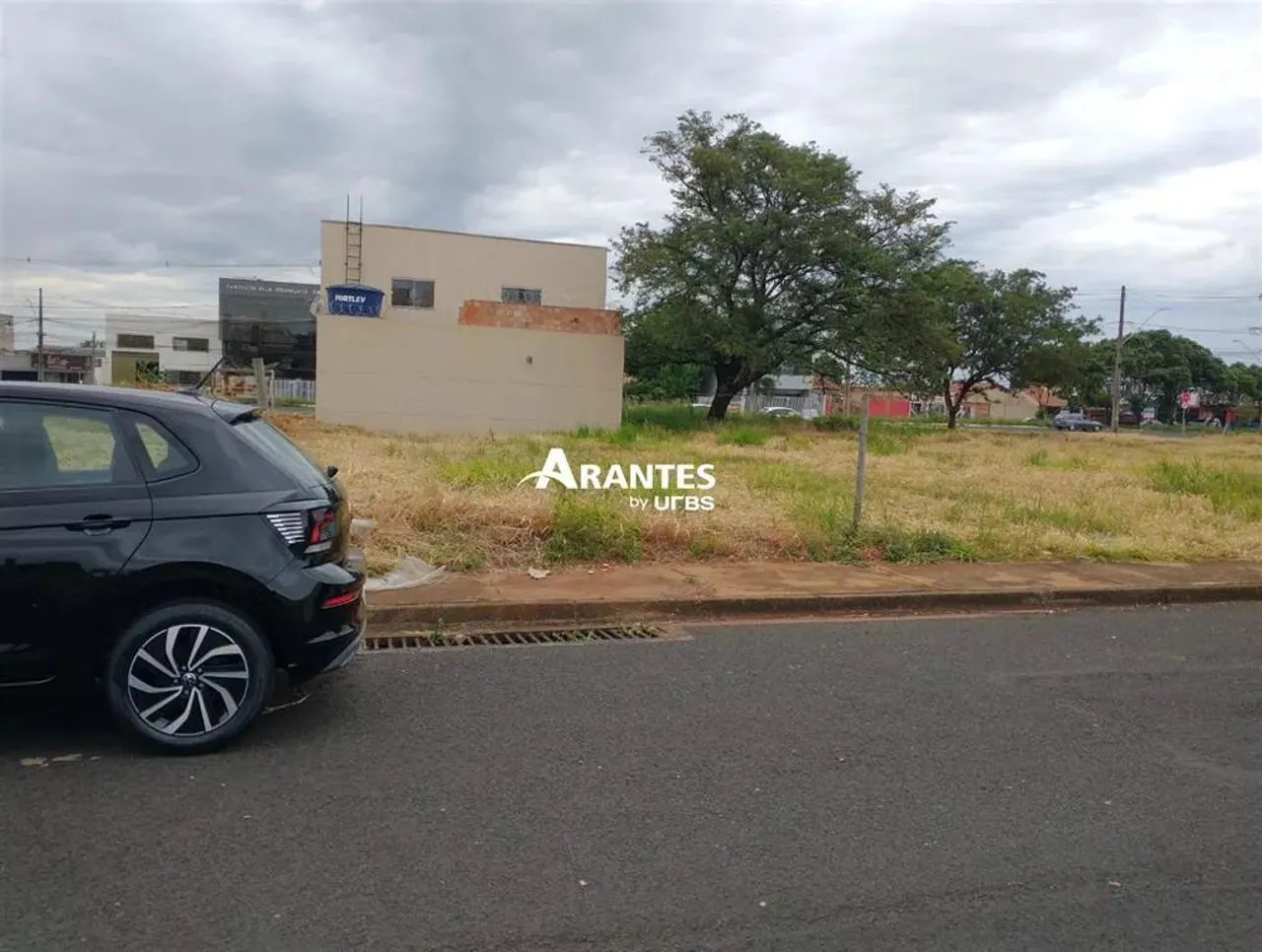 Área com 500m² à venda no Trianon