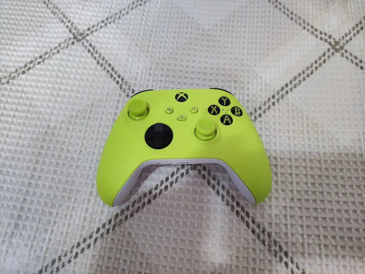 Controle Xbox Series S/X - Cor Electric Volt