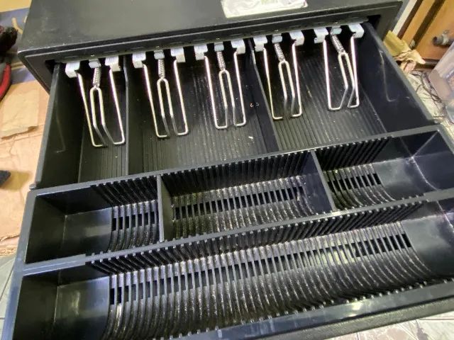 Gaveta de Dinheiro Bematech 11481 Usado - Foto 4