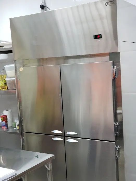 GELADEIRA VERTICAL 