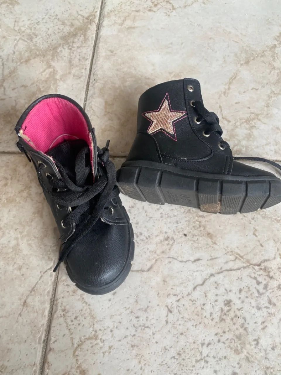 Bota infantil com Estrela Tamanho 23/24 - Foto 3