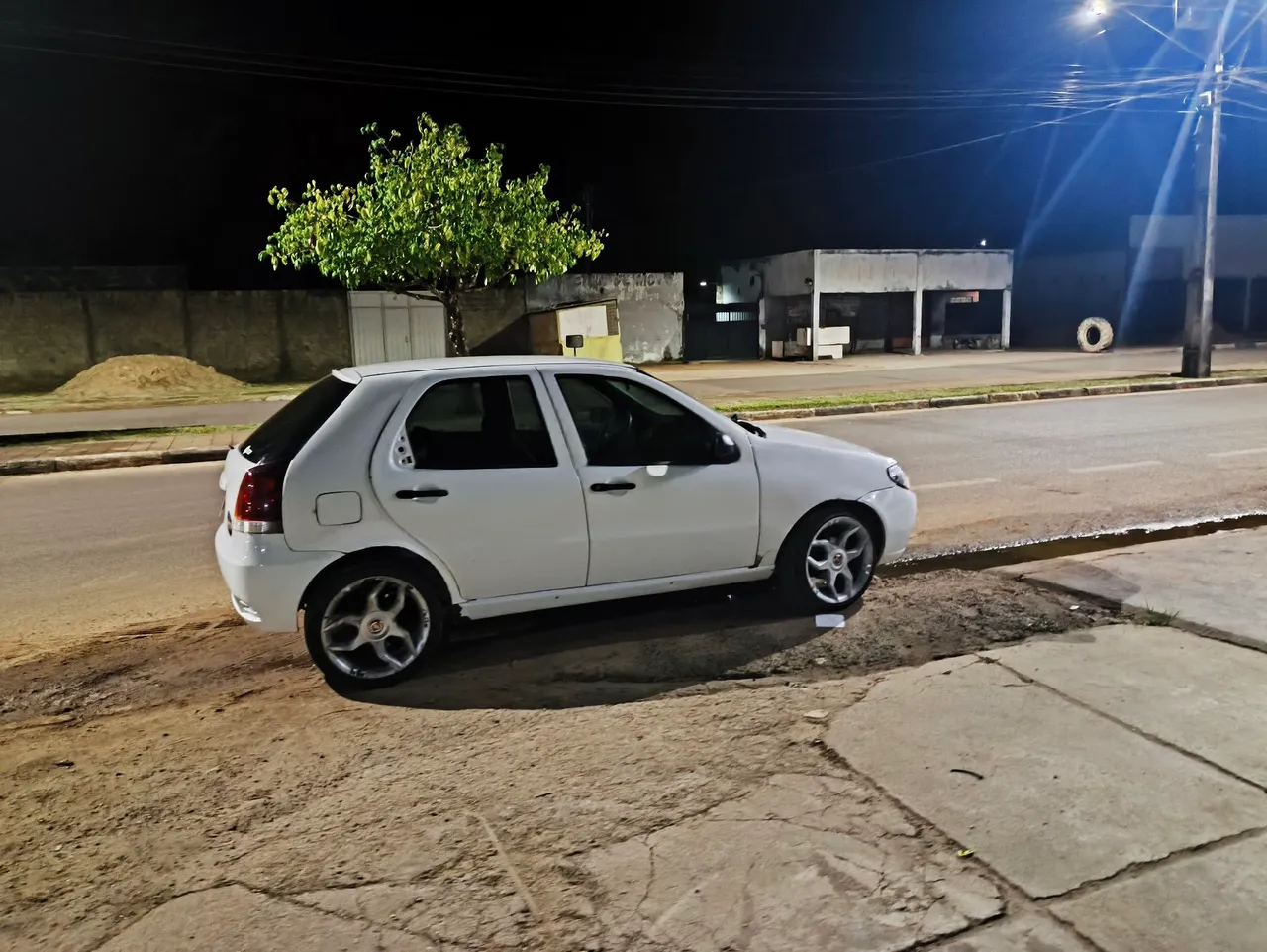 Palio 2007 , branco 4 portas , ar gelando , motor fire 1.4 ELX