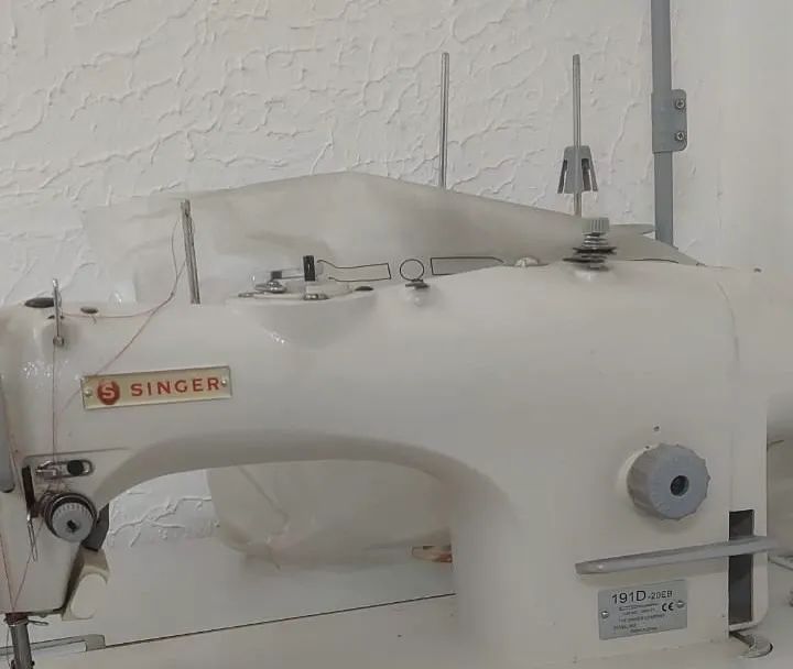 Máquina de Costura Singer Industrial