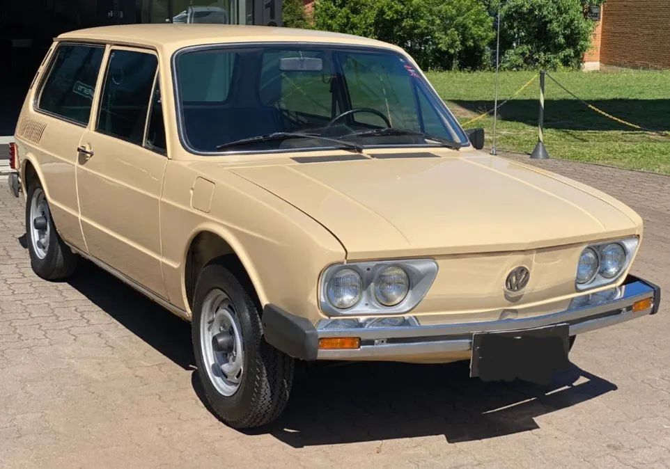 3 carros estudo trocas por lancha 23 pés pra cima - Foto 2