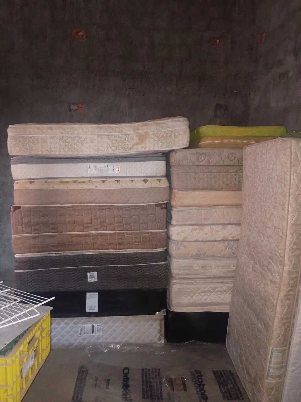 Vendo colchões casal e solteiro  - Foto 2