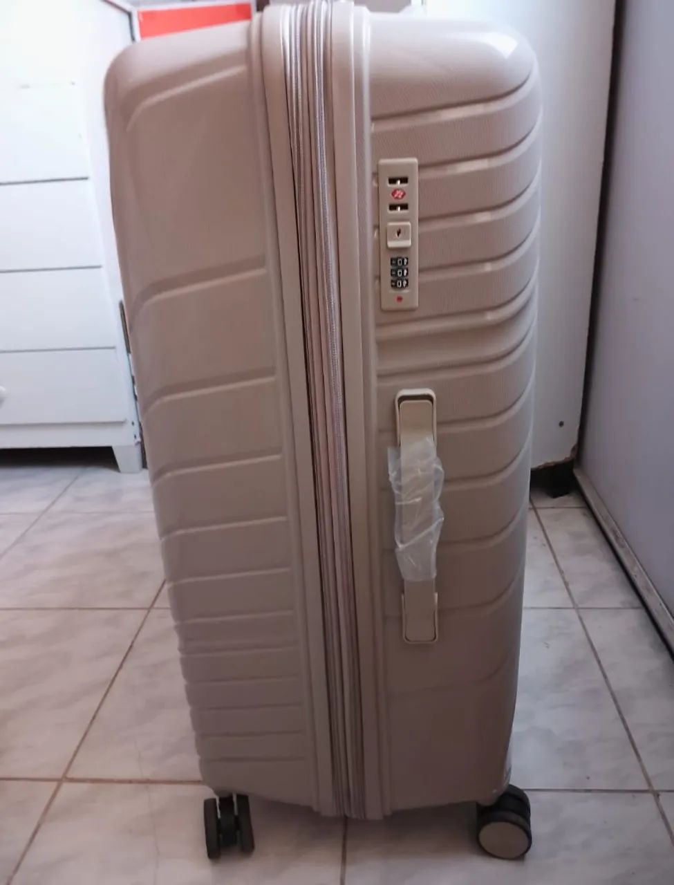 Vendo mala para até 36 kg expansível nova 75x50x30 - Foto 2