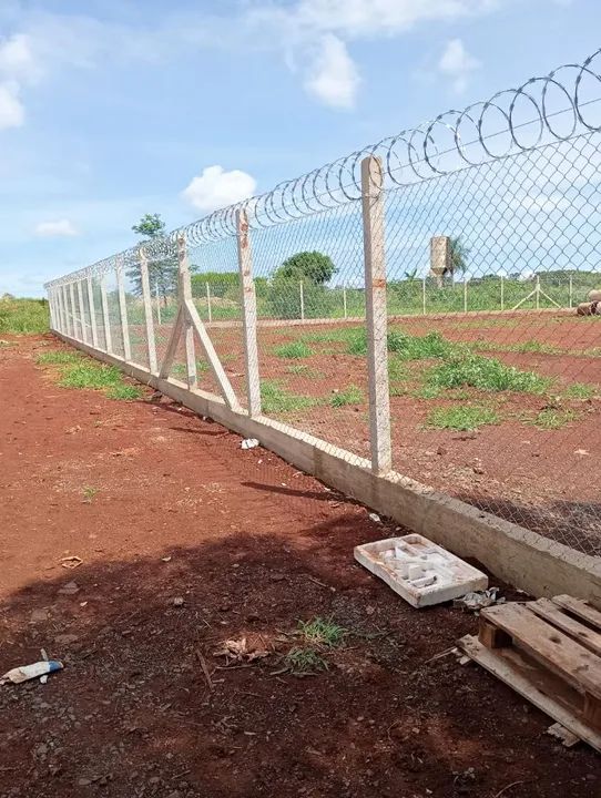 Fundação e estrutura para cerca