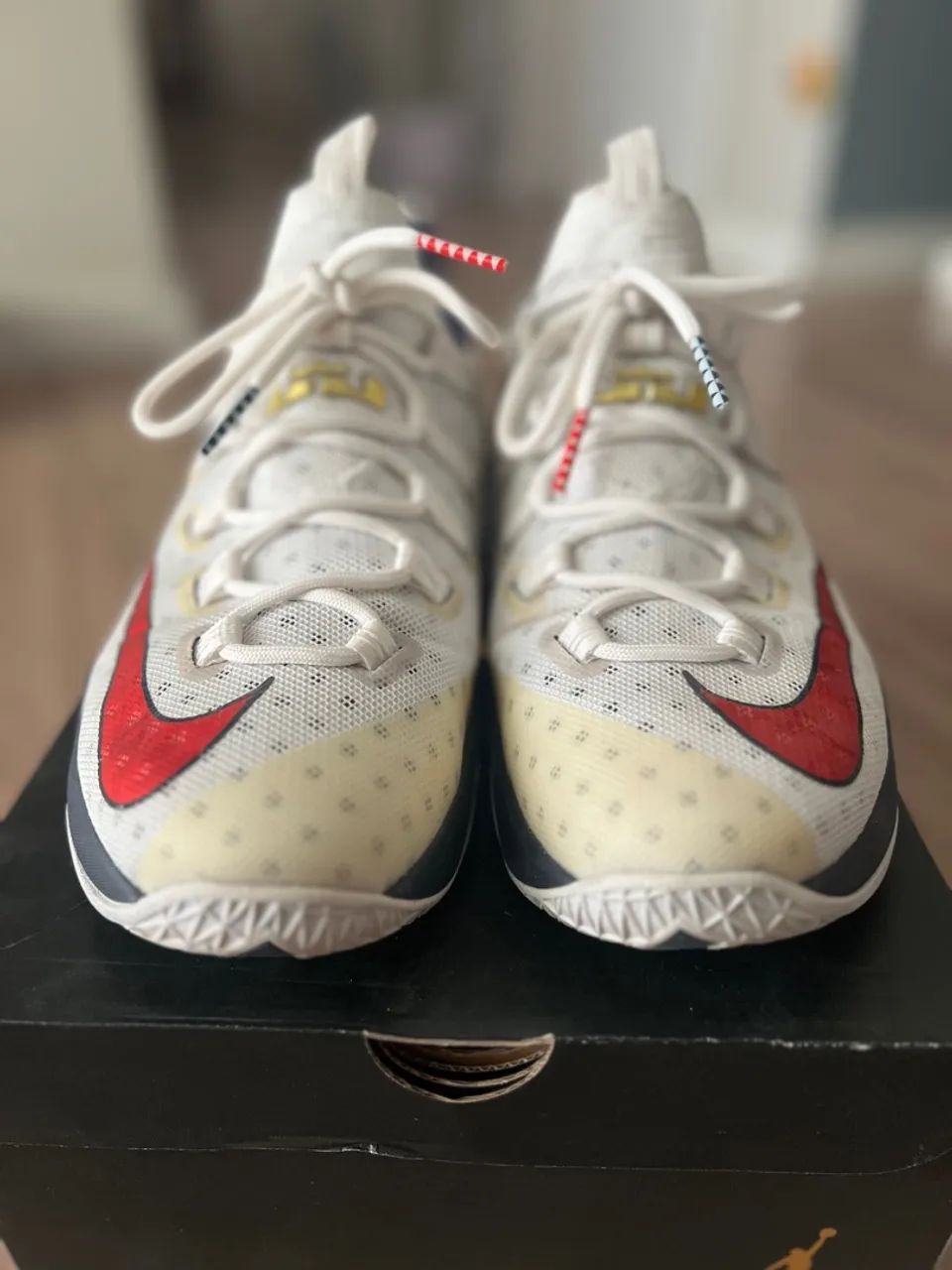 Tênis Nike LeBron 13 Low - Foto 2