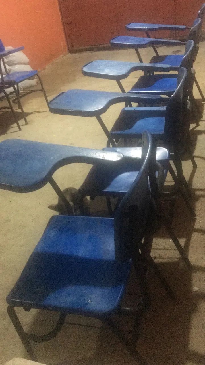 Cadeiras escolar $ 20,0064341733115905120