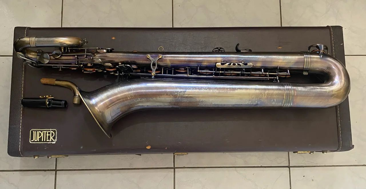 Saxofone Barítono marca Júpiter - Foto 2