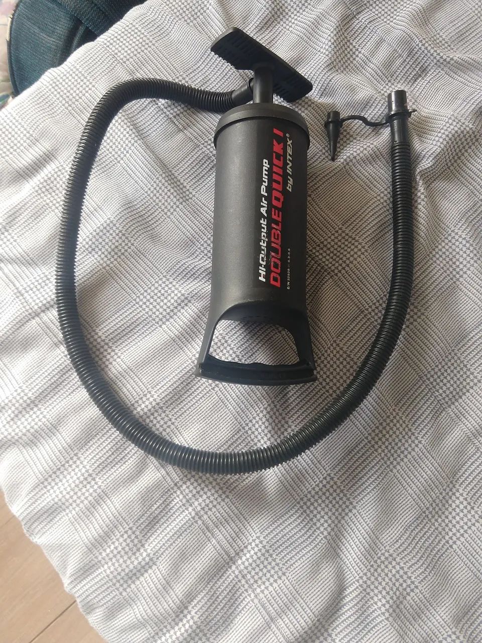 Vendo um colchão inflável de casal novo com bomba de encher por 150 reais - Foto 2