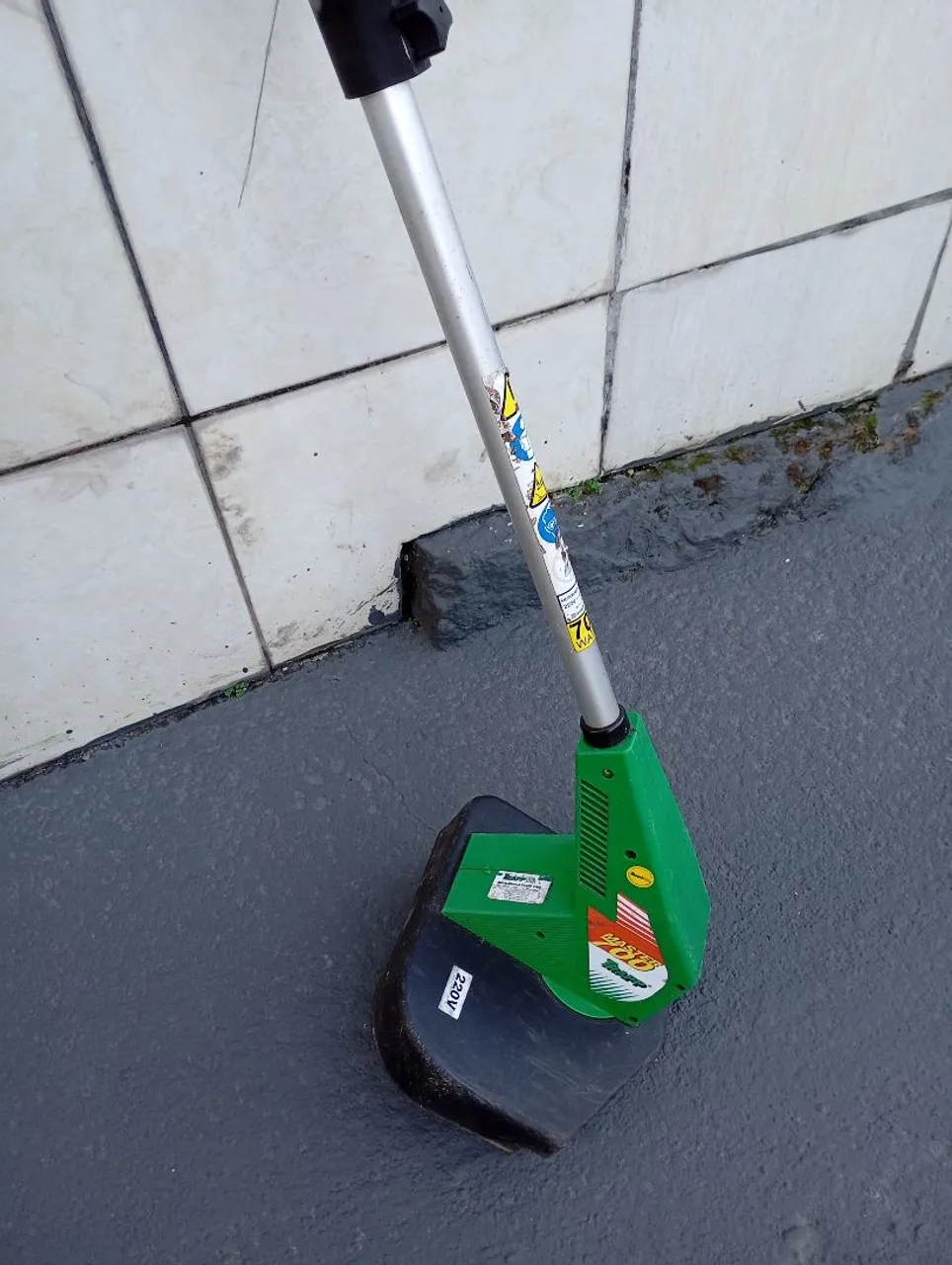 vendo maquina de cortar grama marca trapp