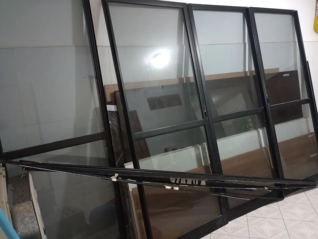 Portas em Alumínio Preto, de correr Alcoa