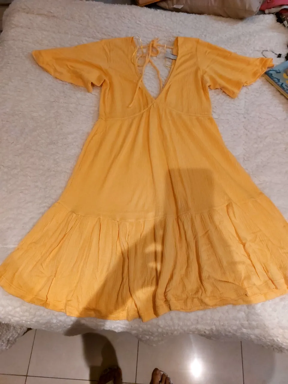 Vestido amarelo com decote nas costas - Verão
