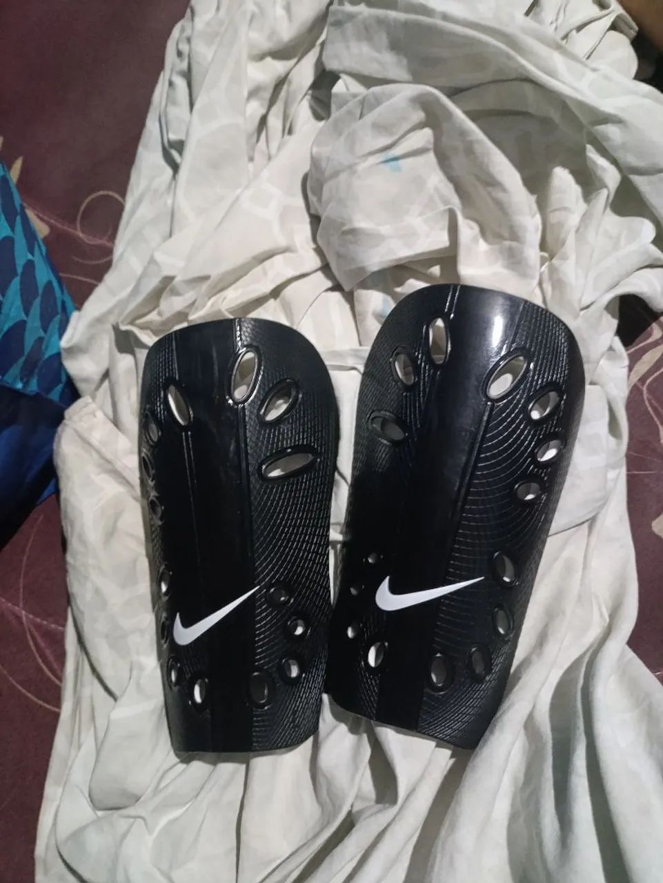Caneleiras Nike - Tamanho G