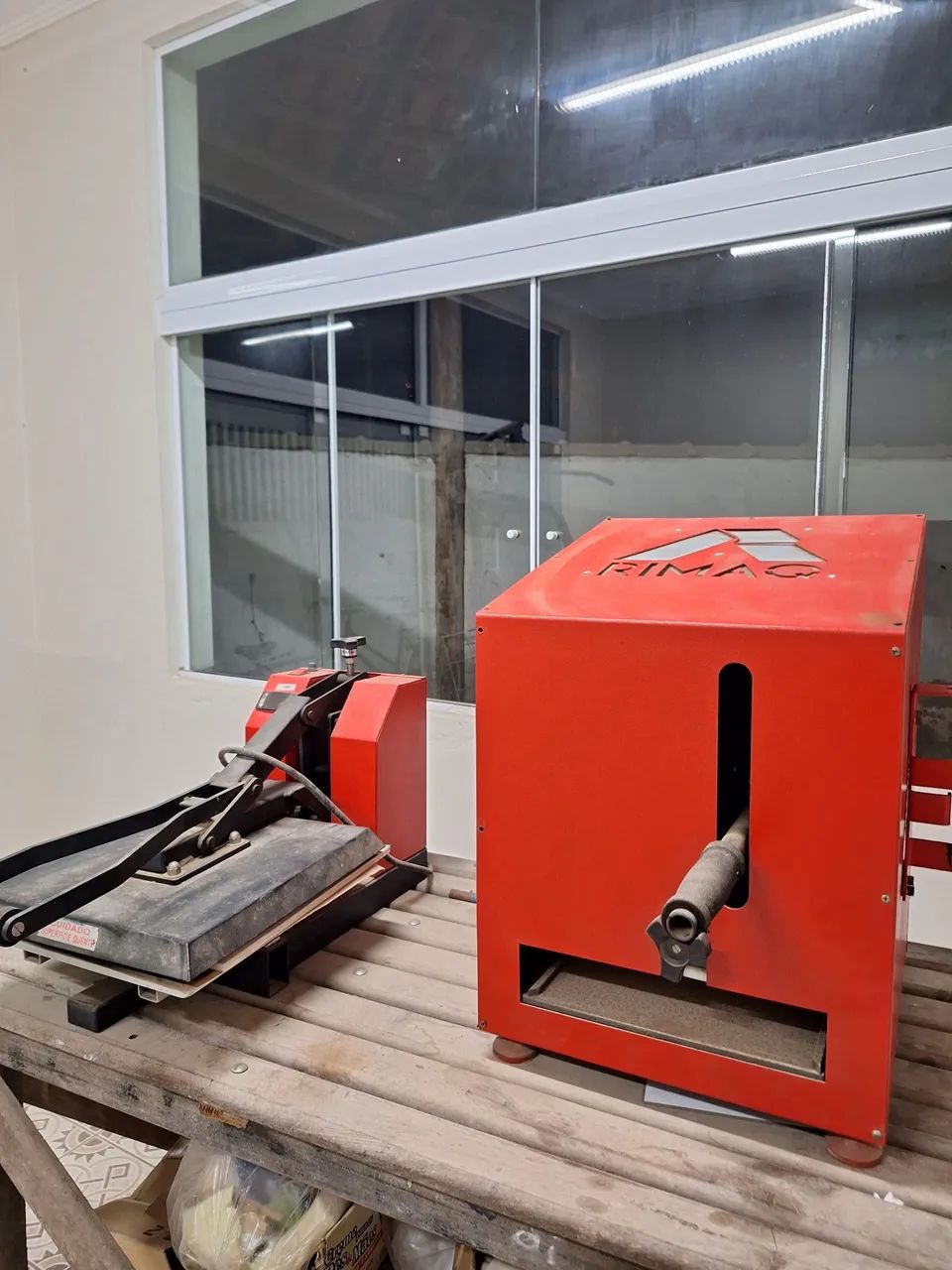 Máquina de Fazer Chinelos + Prensa Térmica Rimaq - Usadas, mas Funcionando!