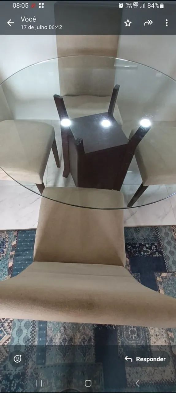 Mesa de jantar em vidro 