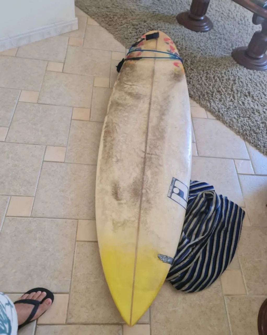 Prancha de Surfe Usada vendo troco ( avião)