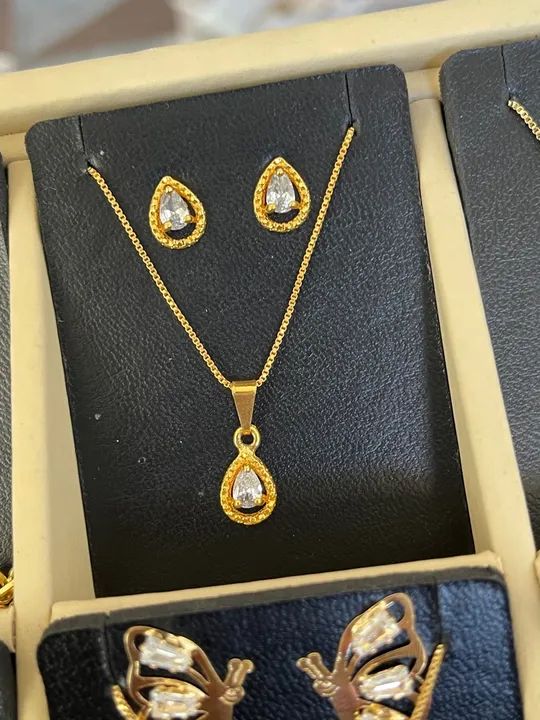 Conjunto de colar e brincos com zircônias - Foto 5