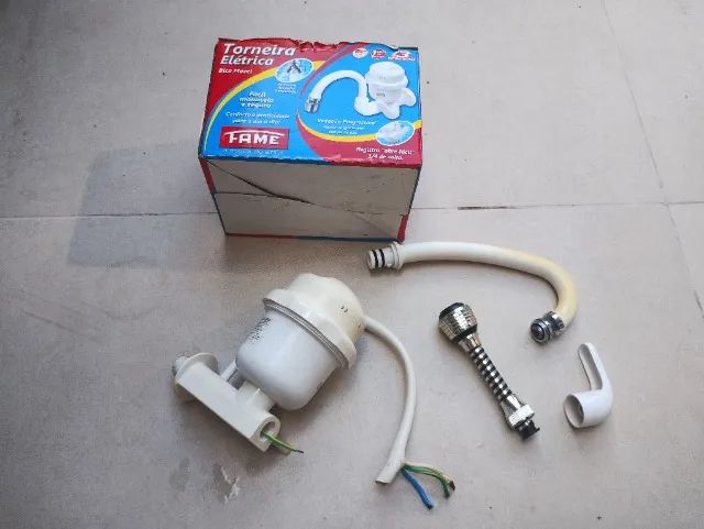 Torneira elétrica 220v Fame - Bica Alta