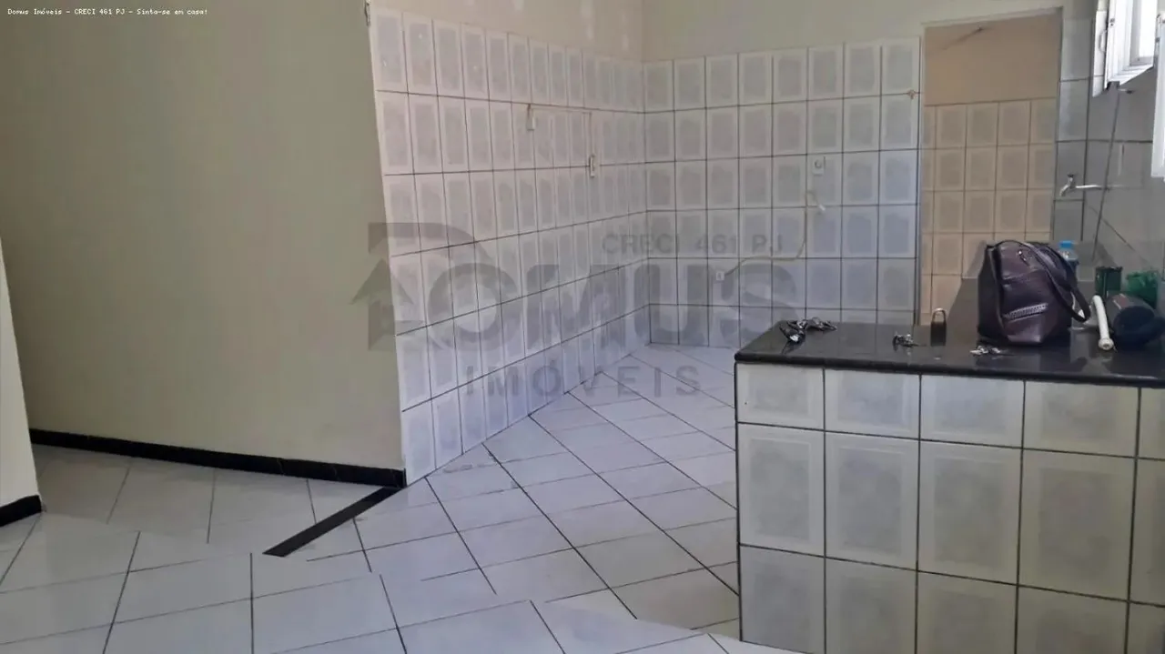 Casa localizada no Bairro Bugio com 3 Quartos, Quintal e Área de Serviço;