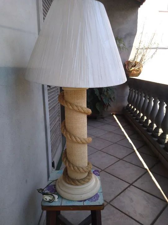 Luminária de Mesa em Estilo Náutico