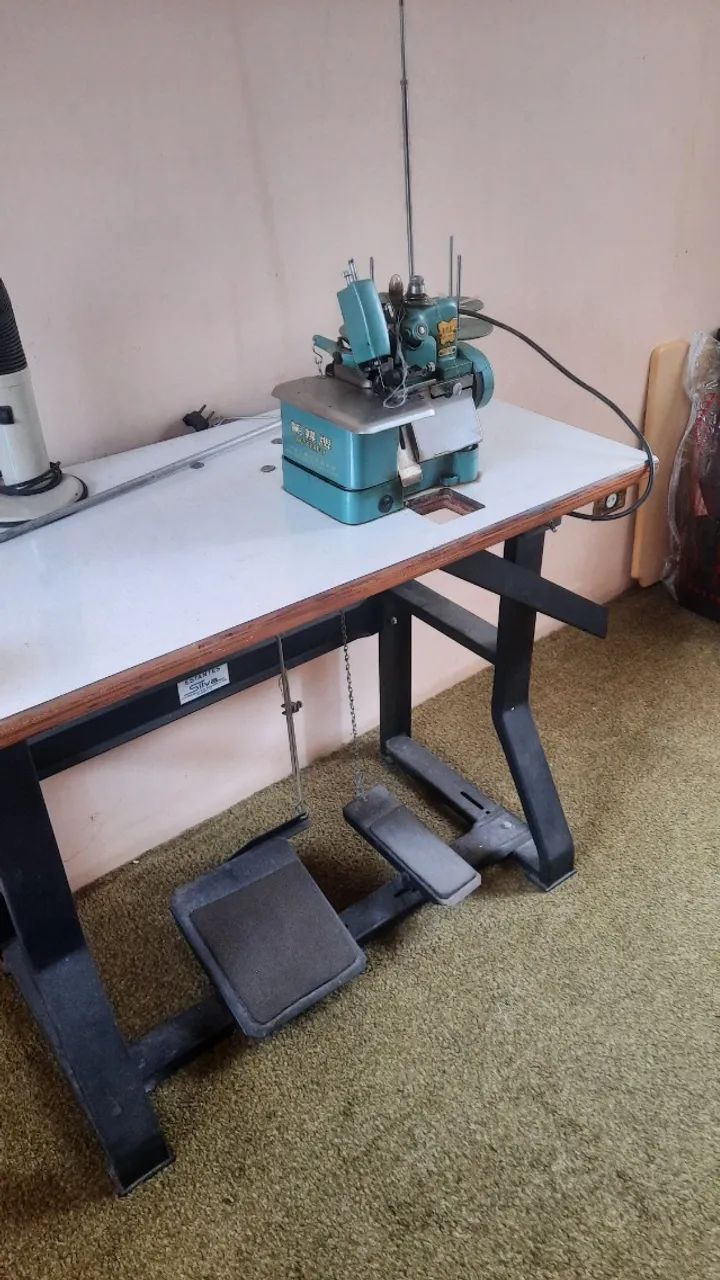 Máquina overlock 