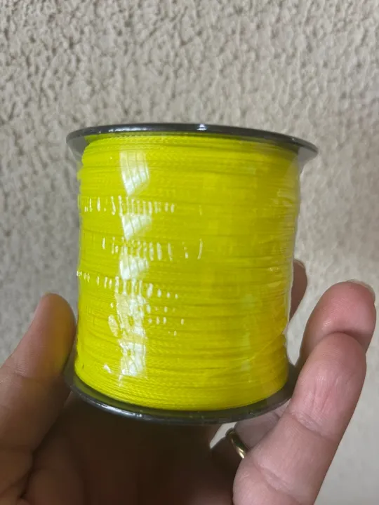 Linha de pesca amarela