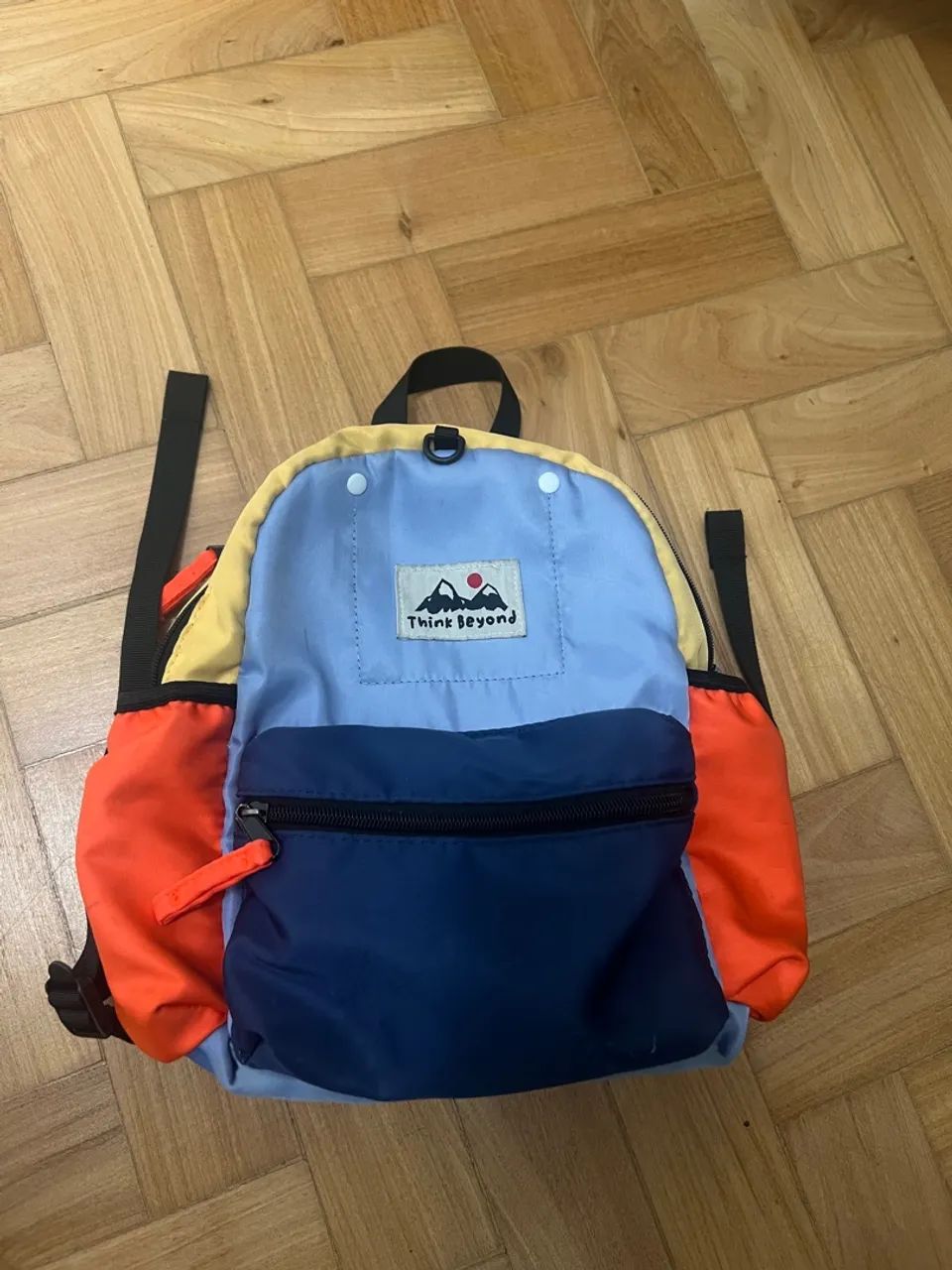 Mochila colorida e estilosa - Foto 4