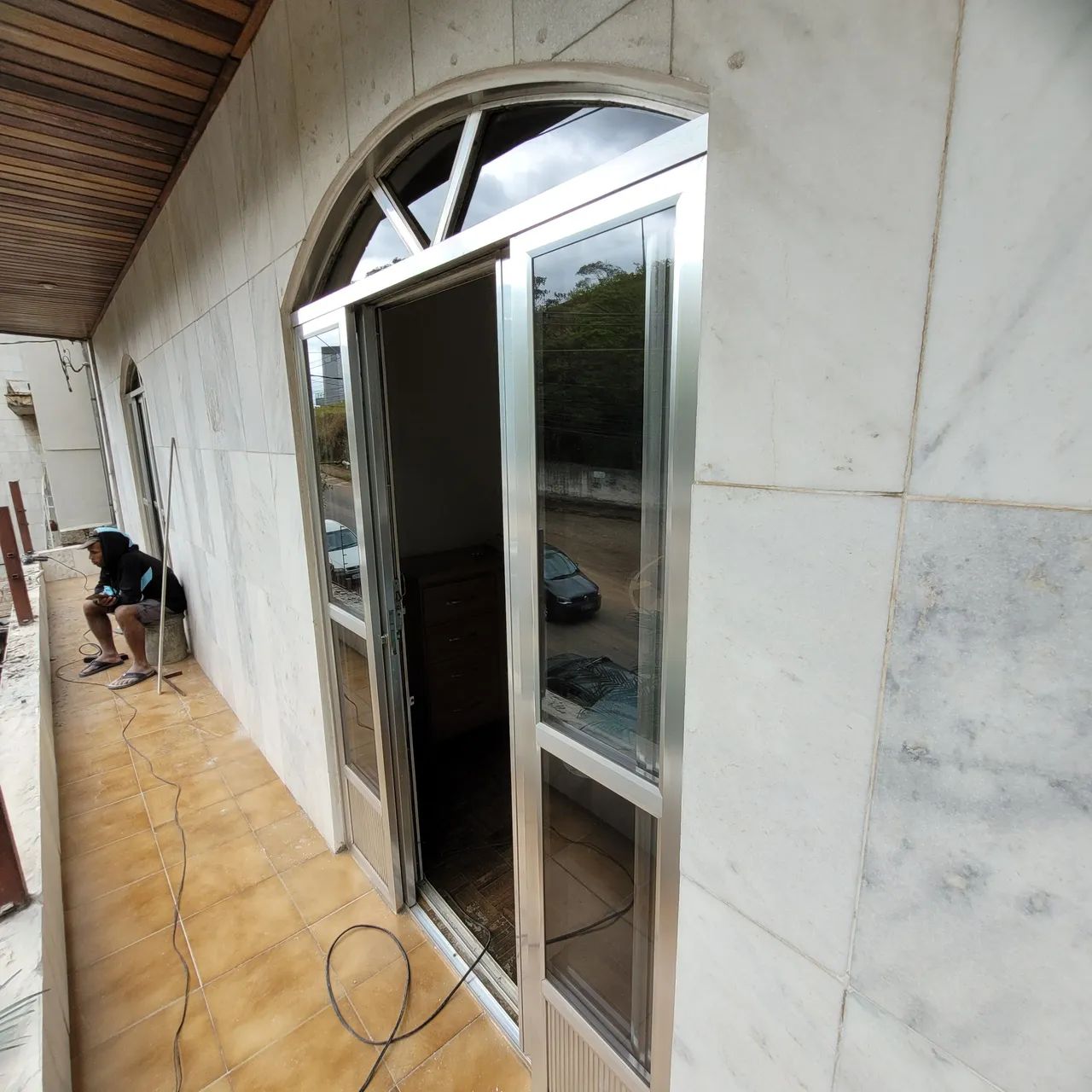 Porta de alumínio com vidro, de correr, 4 partes, 156cm/226cm (ou 156/200)