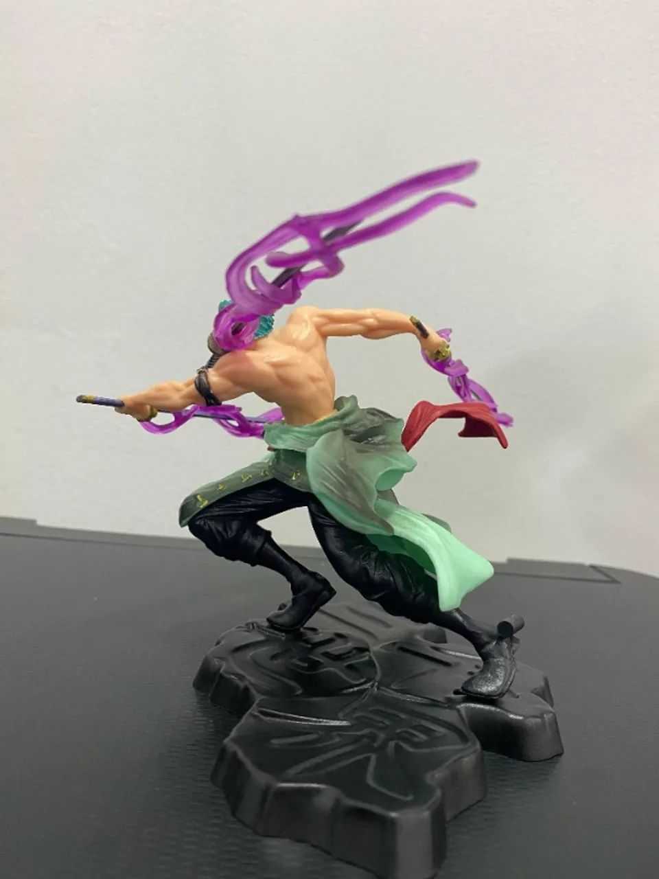 Action Figure Zoro C/ 3 Espadas - Foto 2