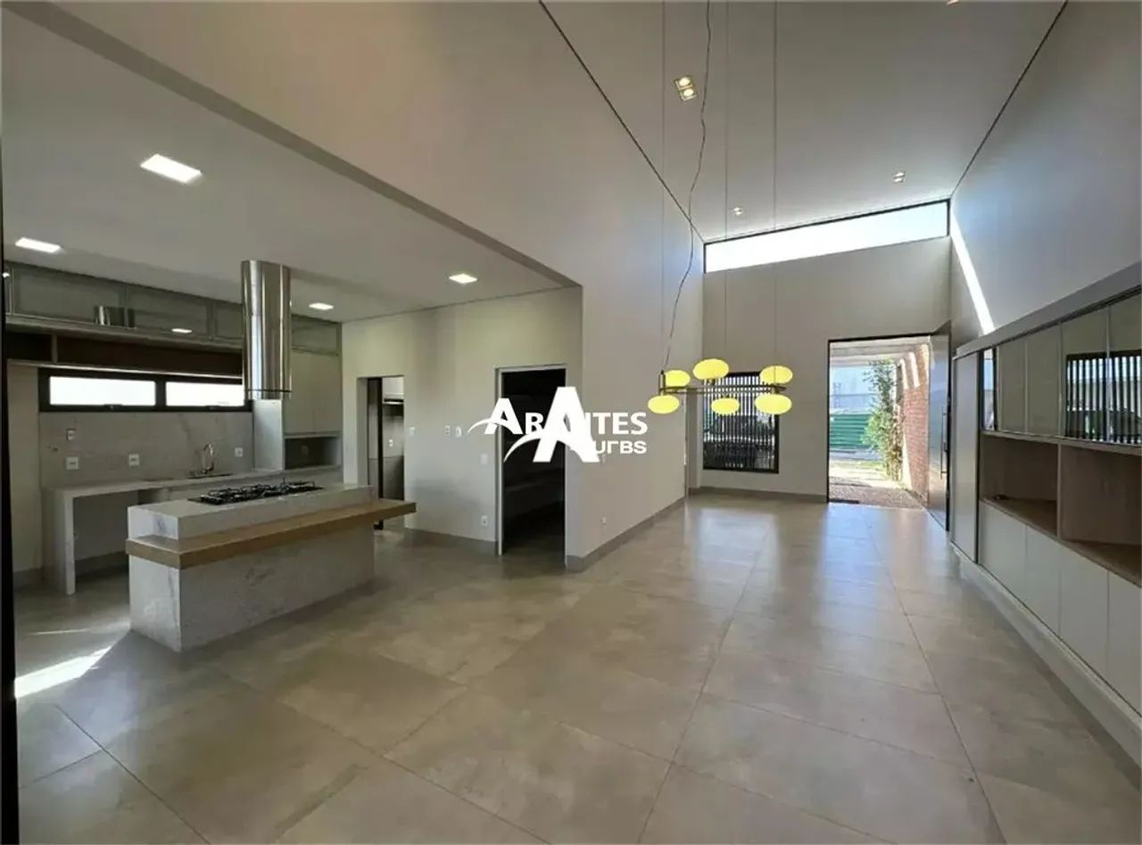 Casa em Condomínio com 274,7m² à venda no Golden Village