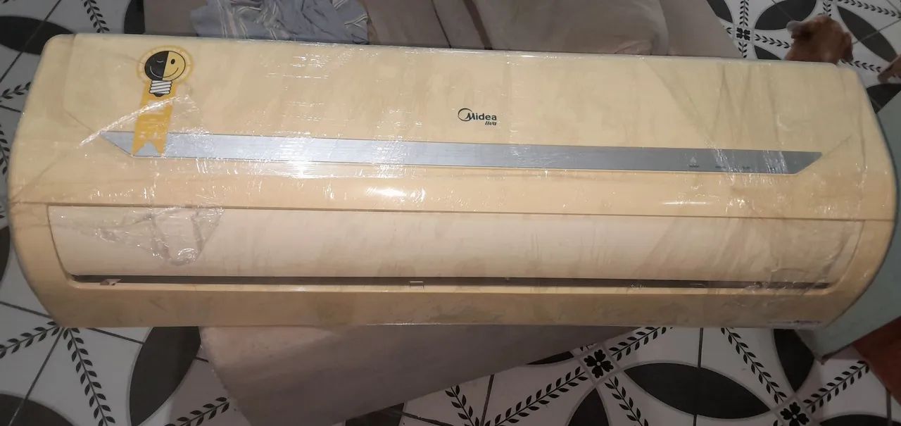 Ar condicionado 22000 btu/h. *