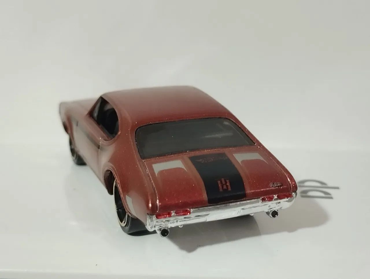 Miniatura Hot Wheels Oldsmobile 442 - Foto 4