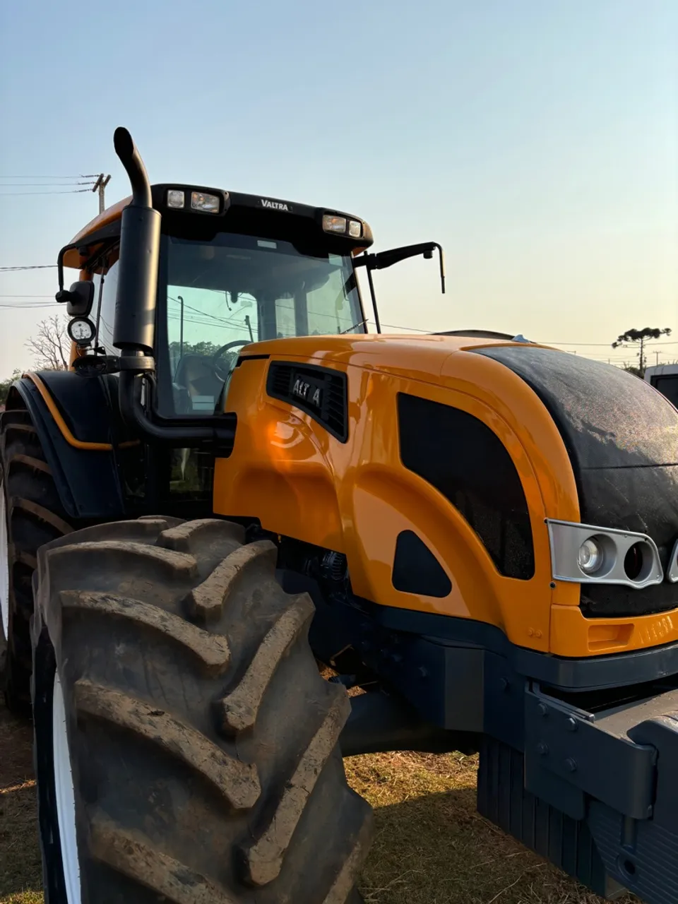 Trator Agrícola Valtra BH 210