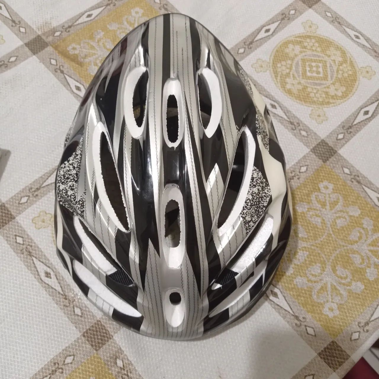 Capacete Ciclismo Adulto - Preto/Branco - Foto 2