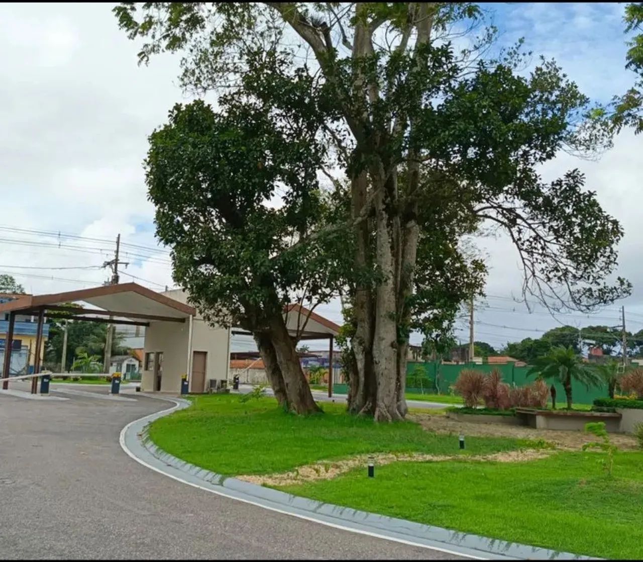 LOTE CONDOMÍNIO JARDINS MARSELHA - 160M2