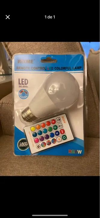 Lâmpada LED RGBW com controle remoto