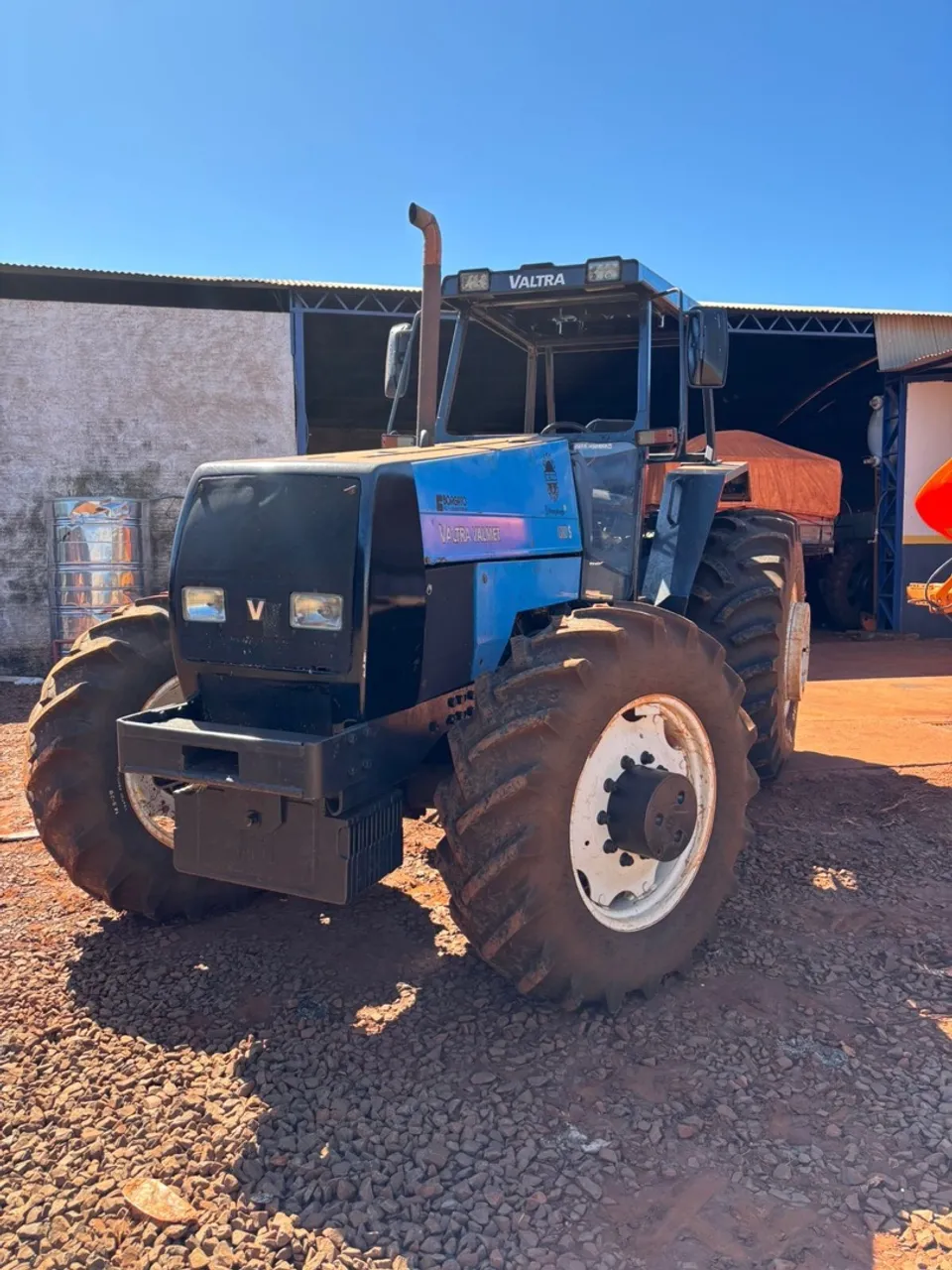 Trator Valtra