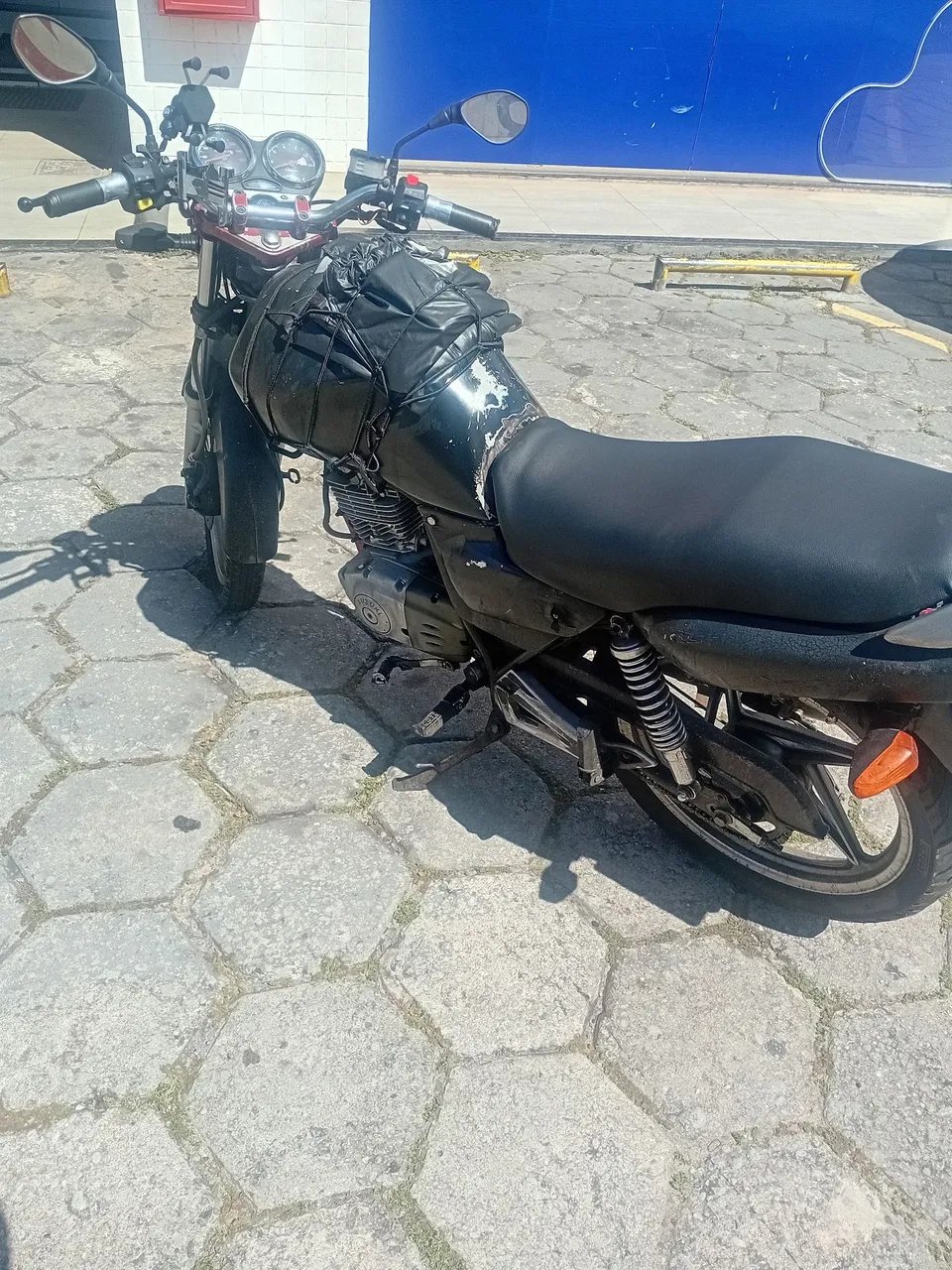 Moto Yes Suzuki preta 2008
