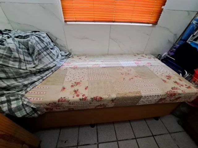 Cama de Solteiro com Colchão - Semi Nova - Foto 3