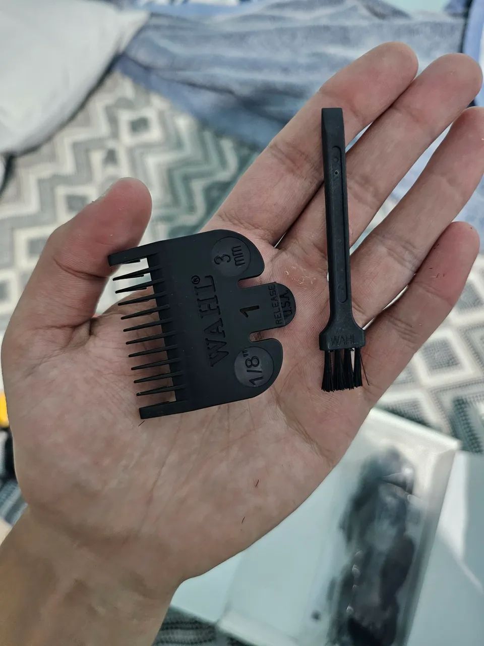 Máquina de Corte de Cabelo Profissional Wahl Classic Amarela - Foto 4