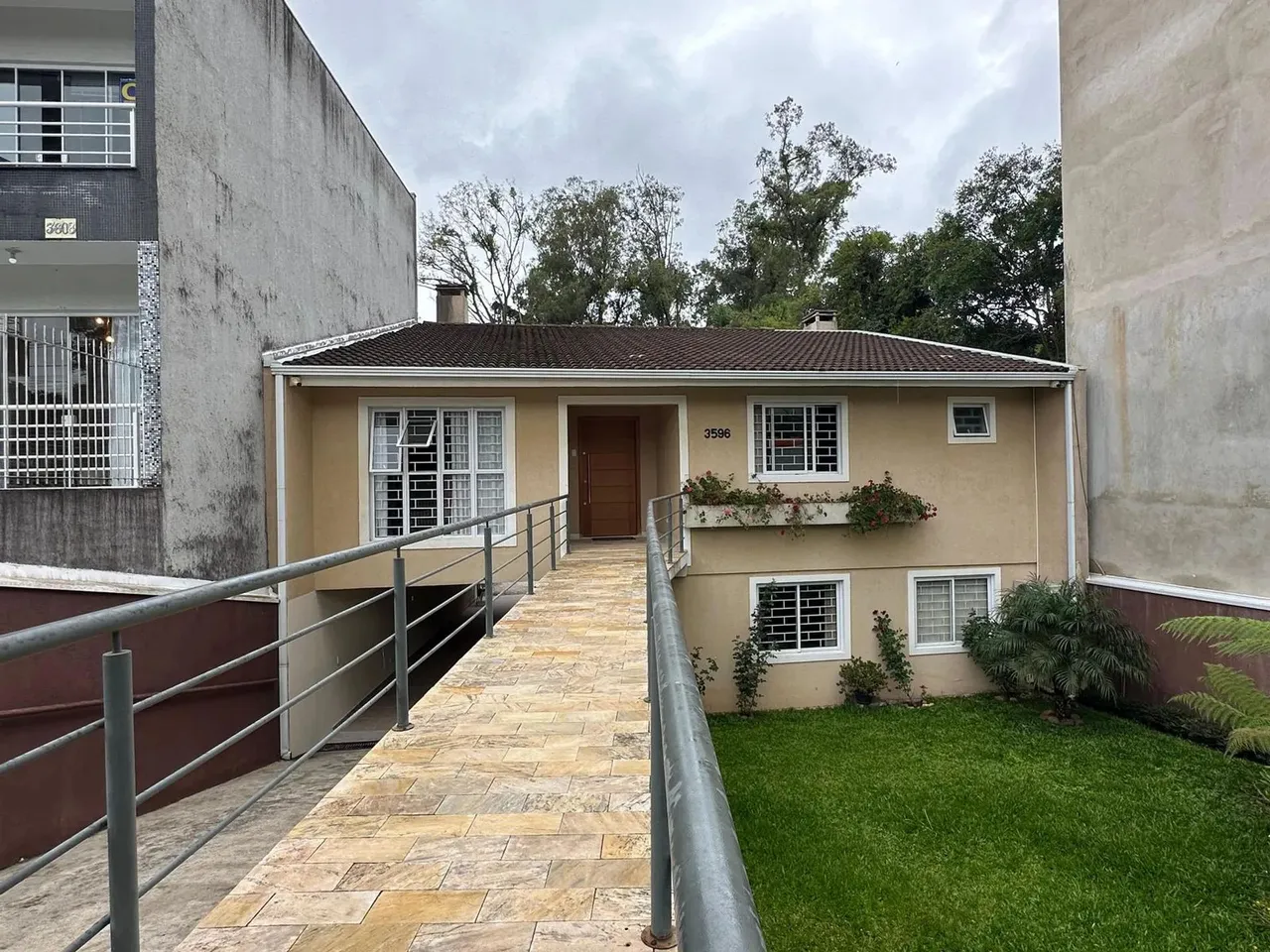 Casa comercial com 200m² no bairro São Lourenço