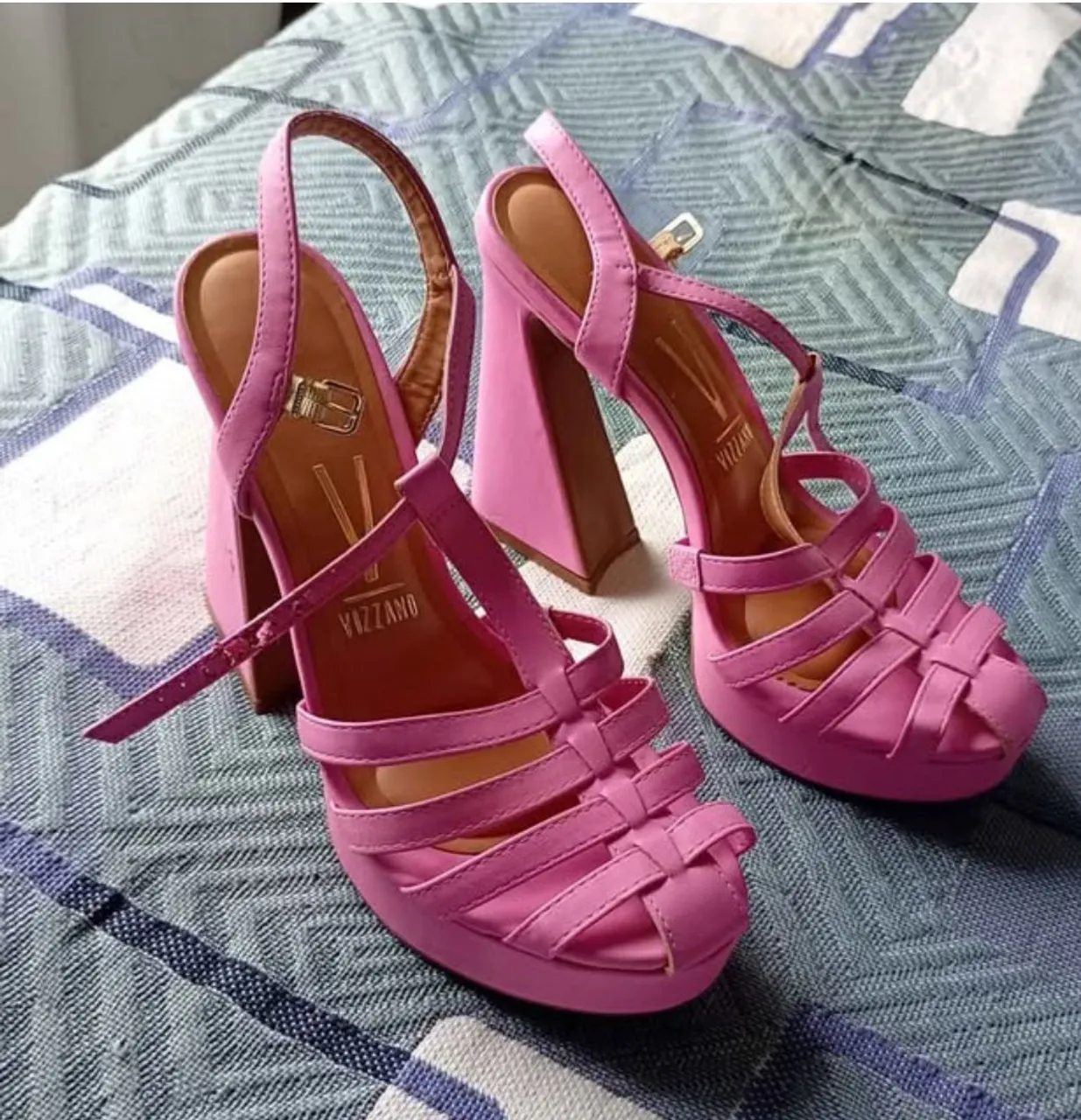 Sandália Vizzano para vender