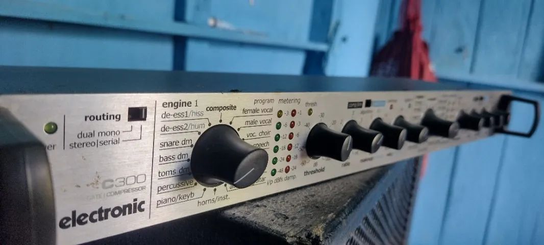 COMPRESSOR DE VOZ C300 - Foto 4