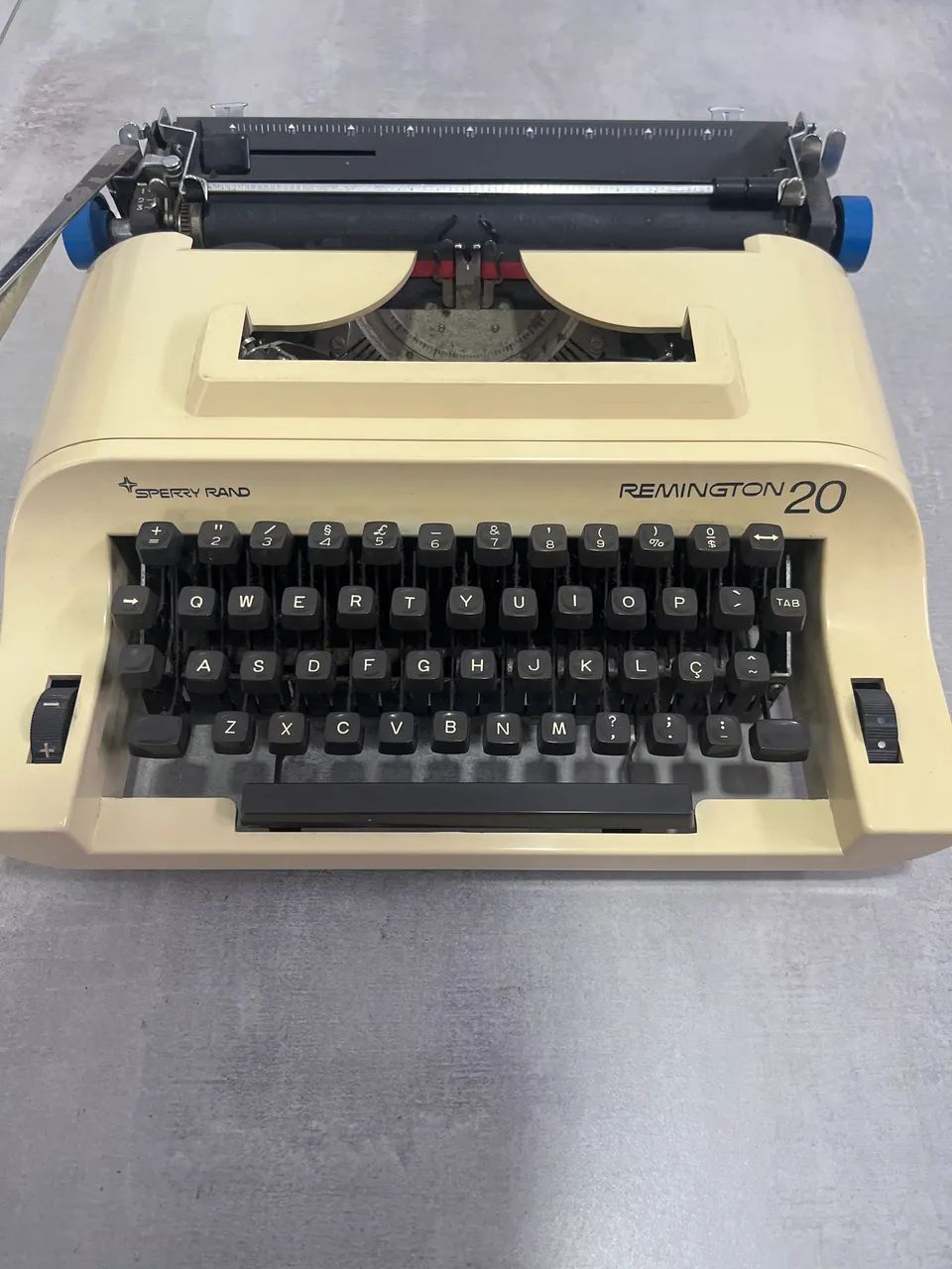 Máquina de escrever retrô Remington 20