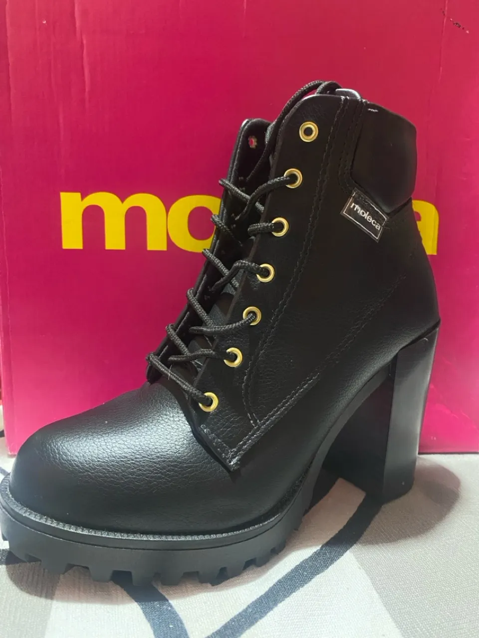 Bota Moleca Feminina Salto Alto Tratorada Preta